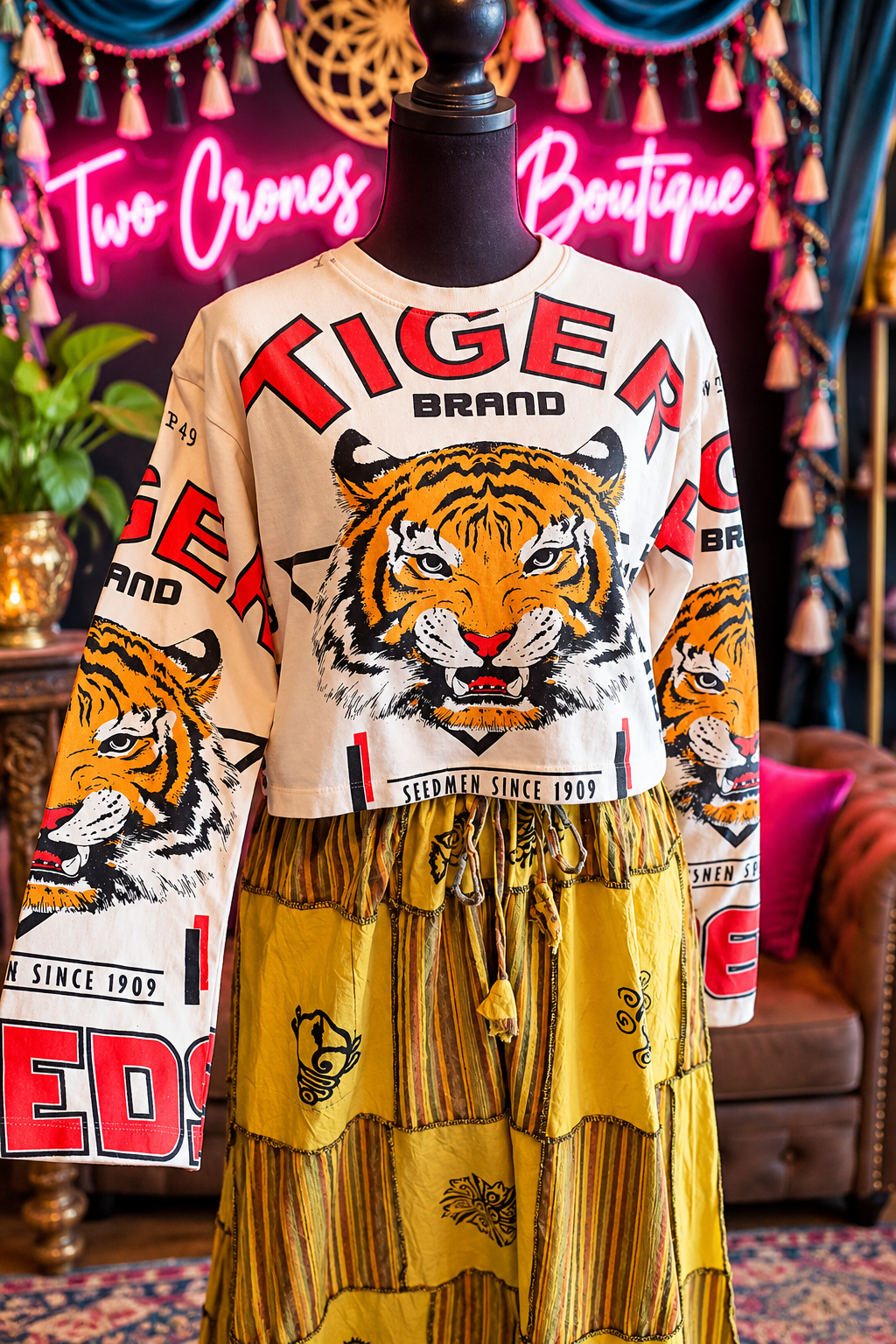 Vintage Tiger Cropped Long Sleeve Top